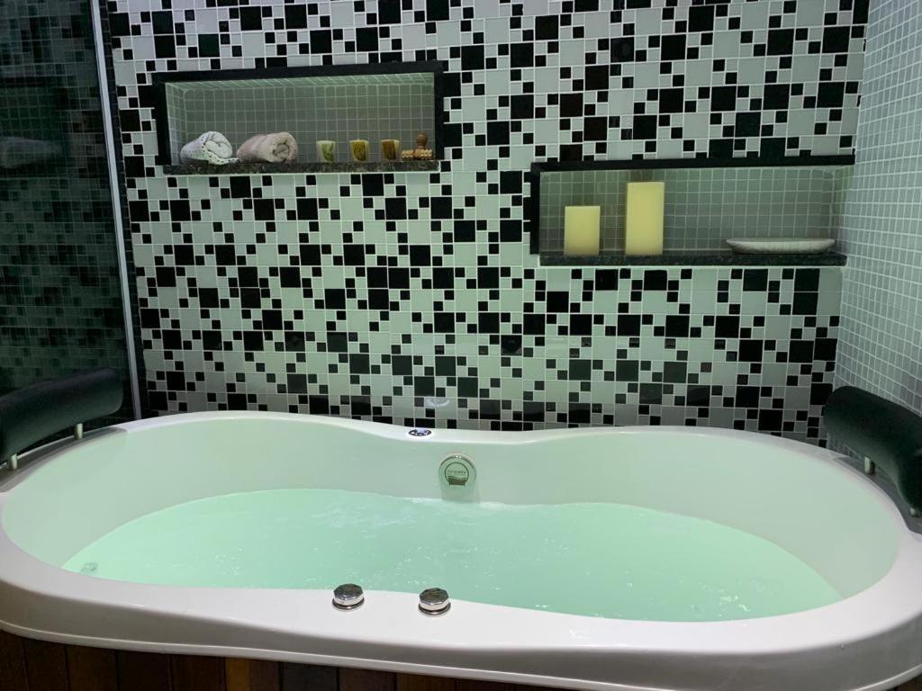 Maravilhoso Apartamento 2 Quartos Com Ofuro Porto Da Barra Salvador Summer Barra Flat Eksteriør billede
